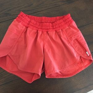 Lululemon tracker shorts 4